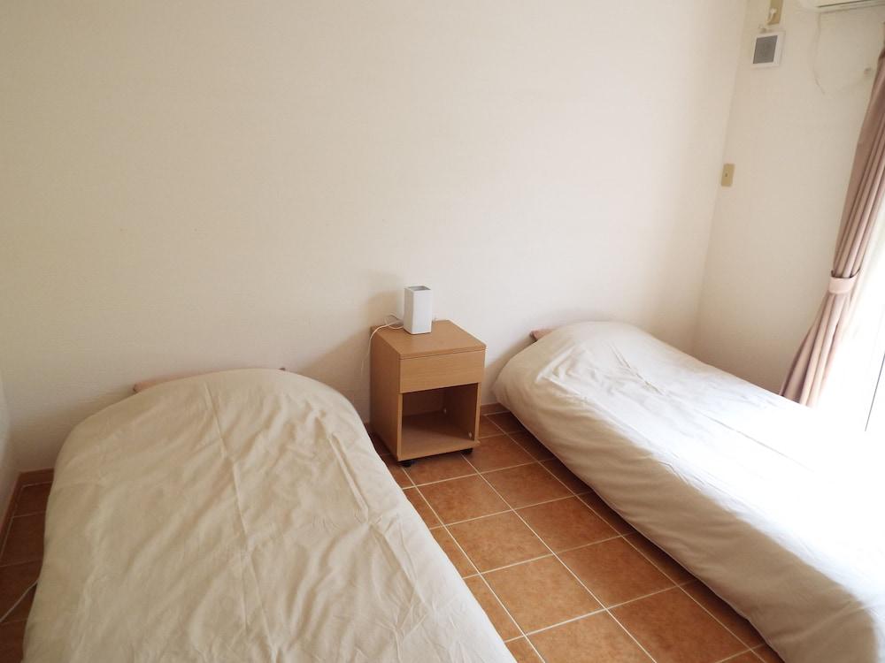 Asobi Base Yamabare House Ishigakijima