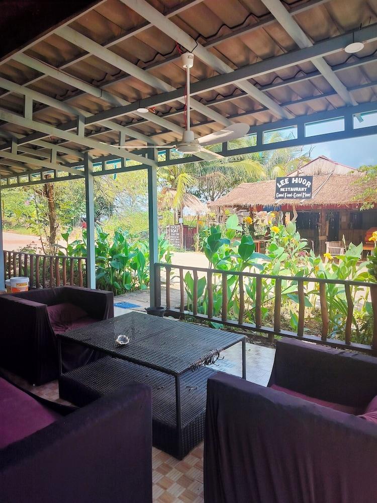 The Azure - M'Pai Bay