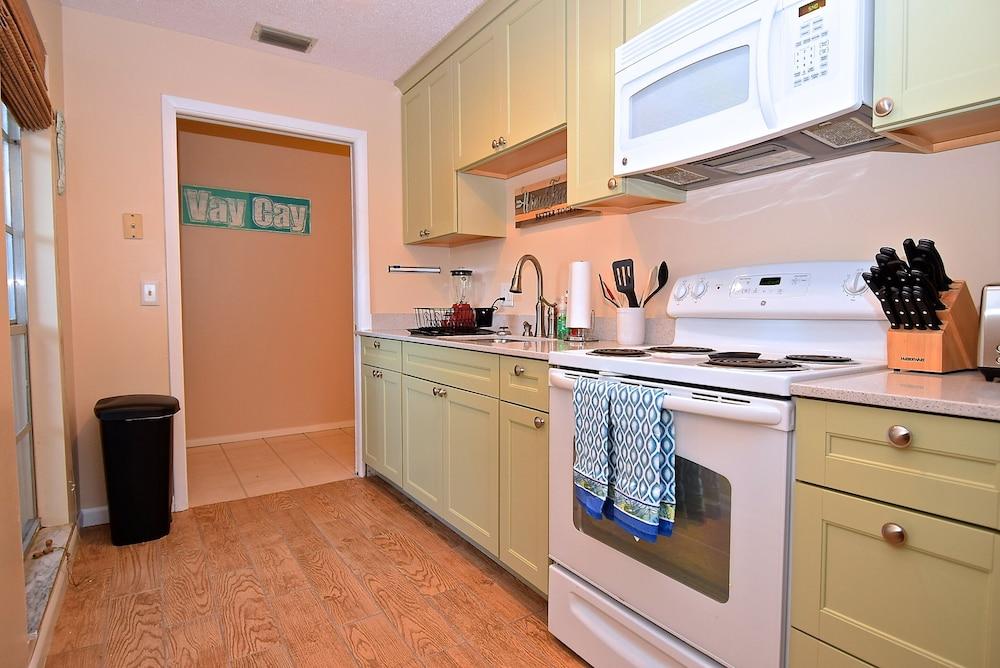 Crescent Street by VTrips