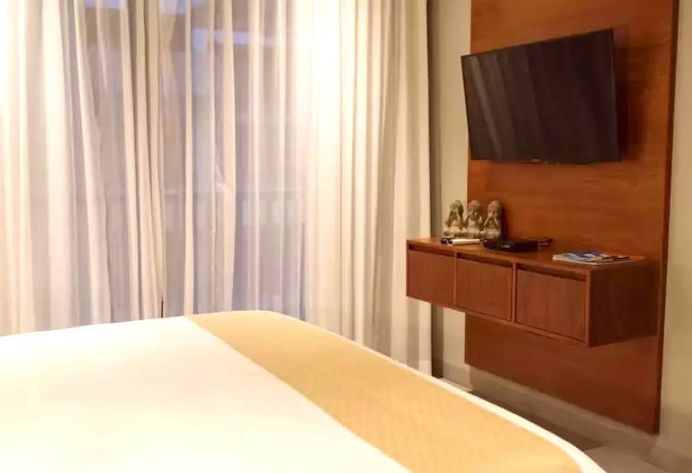 It Residence, 2 Bedroom Apartment with Rooftop Pool