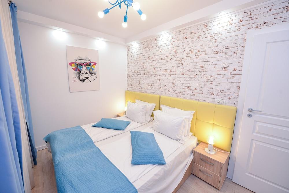 Colors Apartment - Cismigiu Gardens