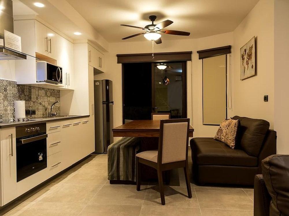 Classy 2 Br Apartment Fully Equipped, Up To 5 People, at Aldea Zama