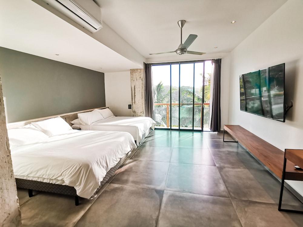 Modern 7 Bedrooms Villa on Private Beach Access