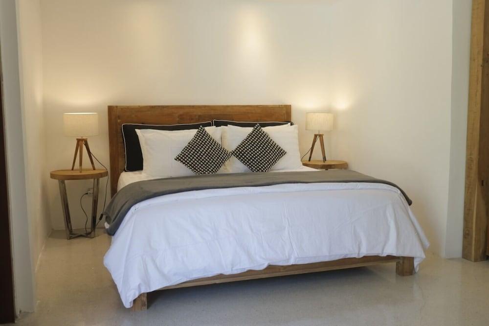 Amazing Villa With Pool and Huge Lawn