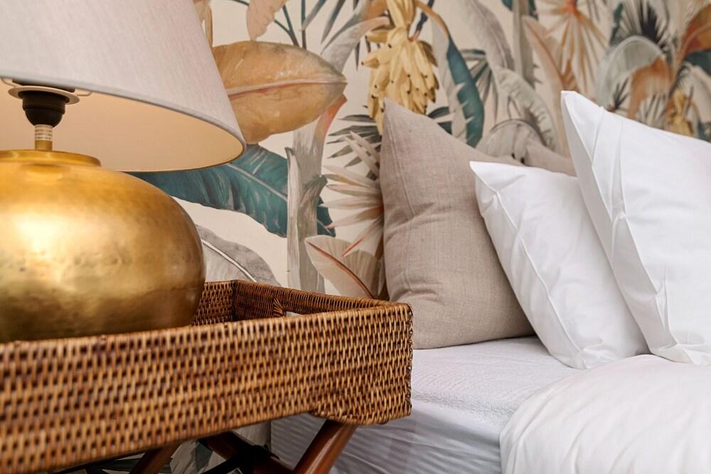 The Carlton Apartments