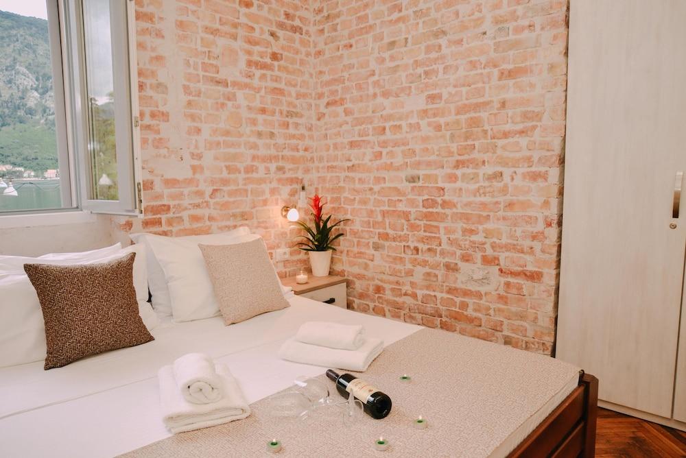 Step to Kotor Bay Guesthouse