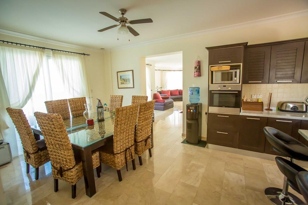 Villa - Sleeps 14 - Private Pool - Cinema Room