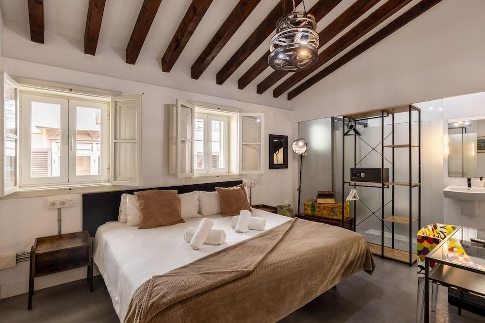 Antiguo Brondo Selfcheck-in Smart Rooms