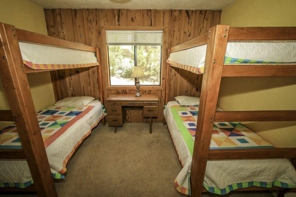 A Big Olympic Getaway 4 Bedroom Apts by RedAwning