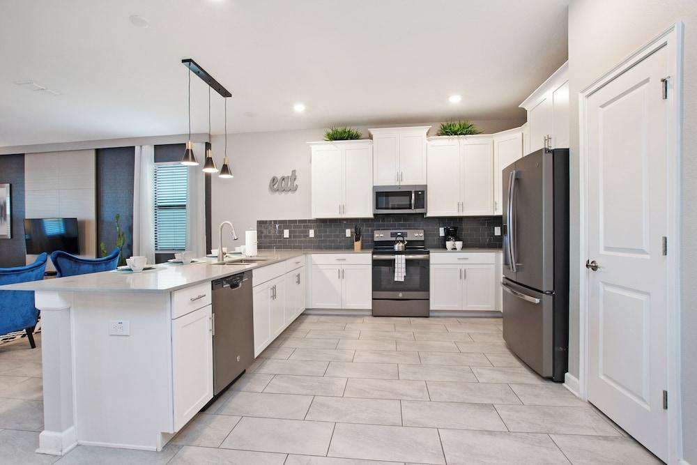 Private Pool/spa & Gameroom, Near Wdw! Sleeps 25