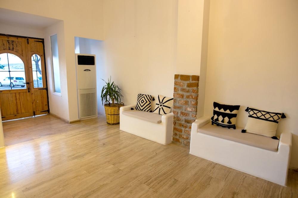 Camlik 87 Hotel Ayvalik