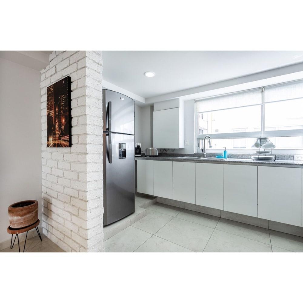 Destination Condesa @Alvaro Obregon Views 2