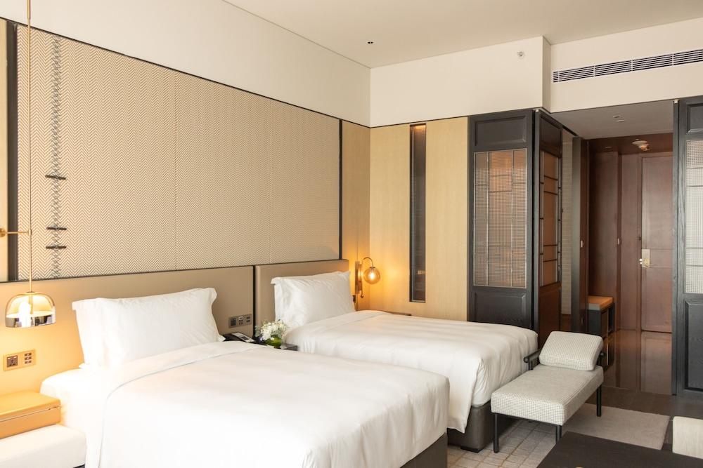 Intercontinental Dongguan by IHG