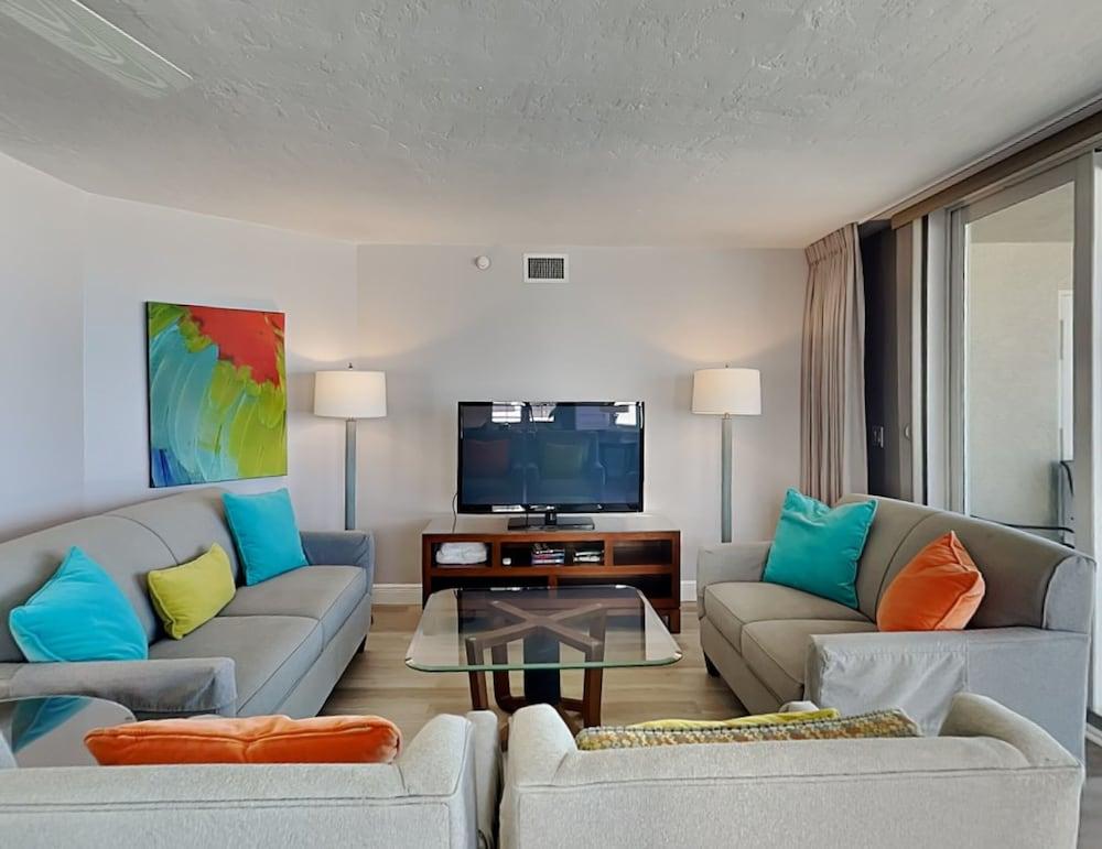 Gullwing 606 by Distinctive Beach Rentals