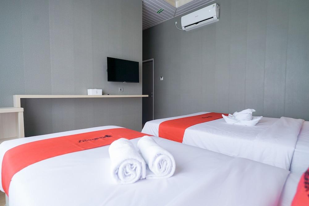 RedDoorz near Exit Toll Sirkuit Sentul