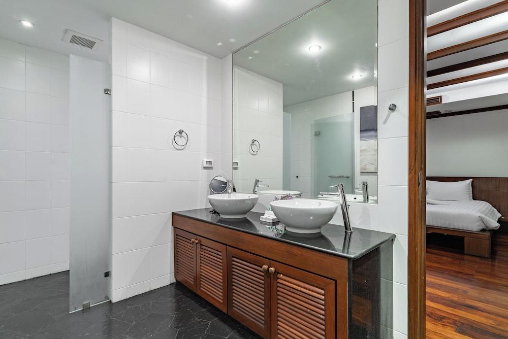 L'Orchidee B2 by Villacarte