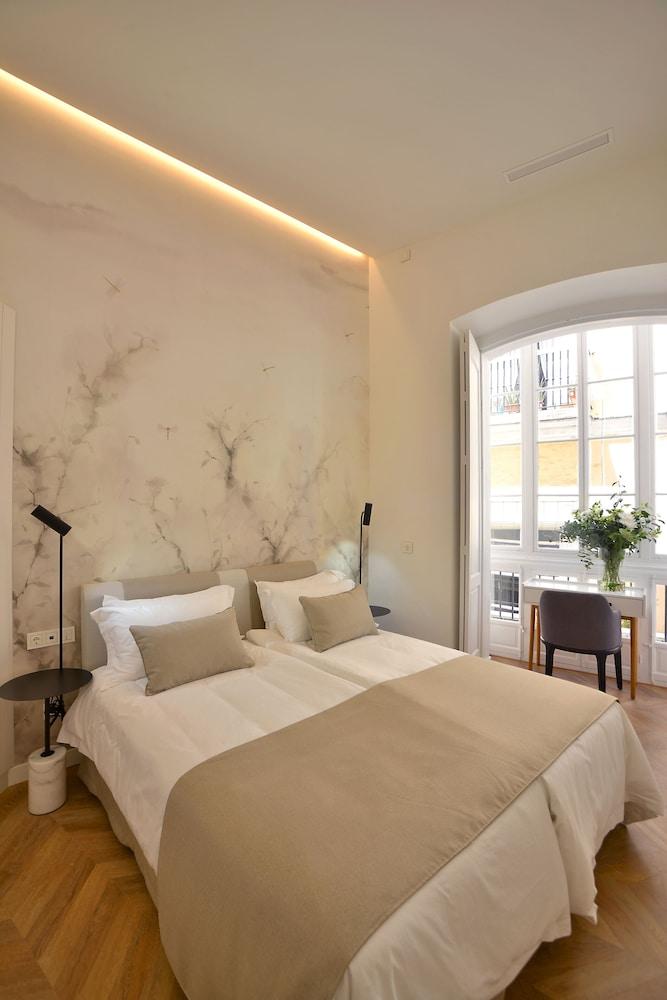 Plaza Mina Suites - Adults Recommended