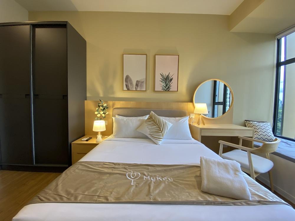 Ceylonz Seasonal Suites