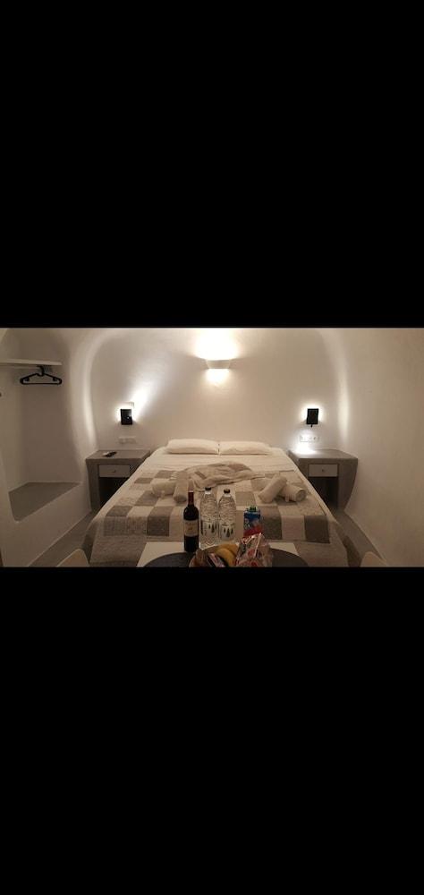 Nefeli Traditional Cave Houses