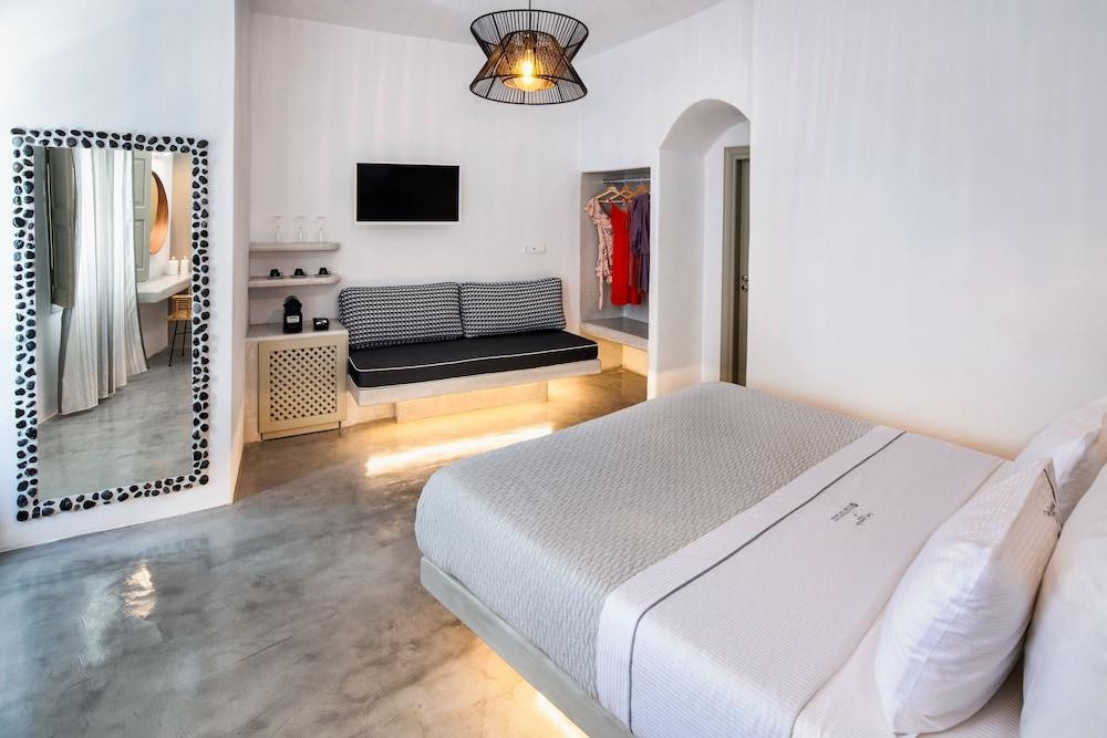 Kaleidoscope Oia Suites