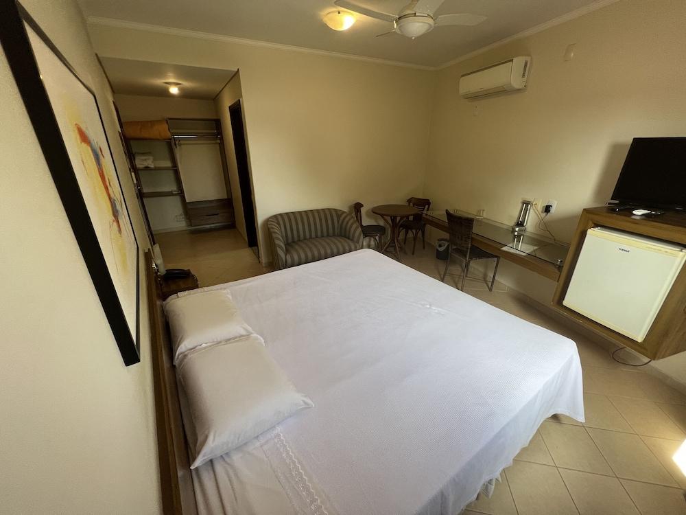 Premier Garden Hotel