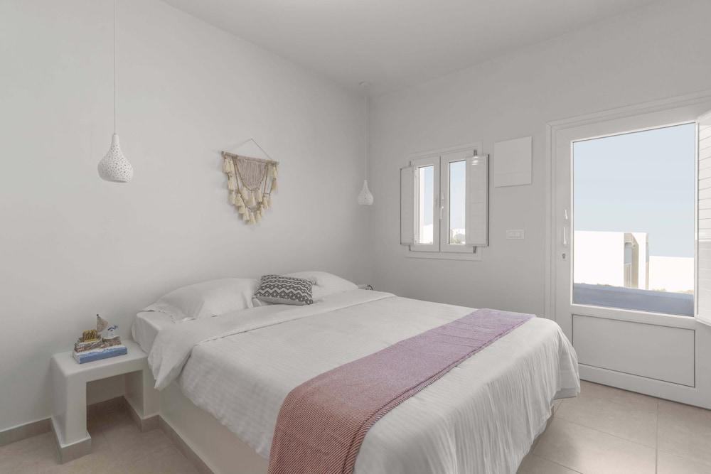 Thallos Cave House and Apartments