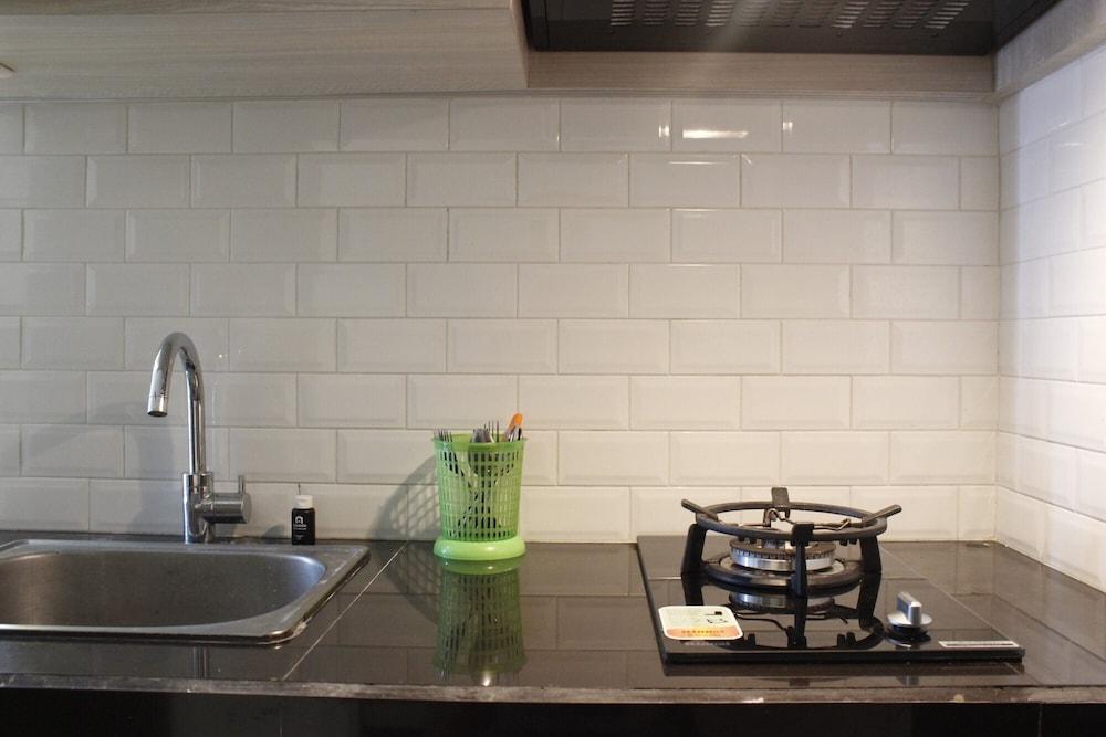 Bright & Stylish 2BR at Gateway Pasteur Apartment