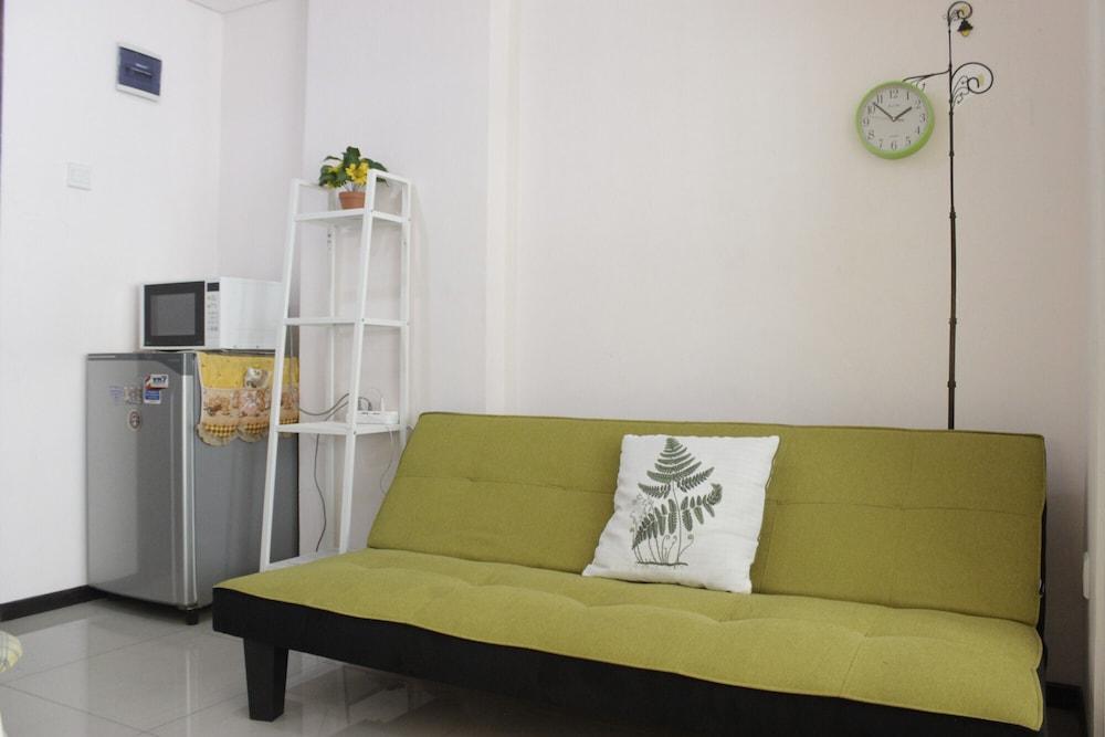 Spacious & Stylish Studio at Gateway Pasteur Apartment