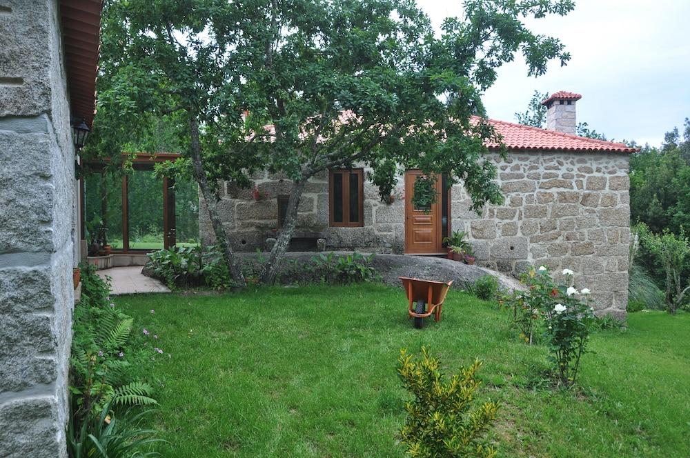 Room-paradise is Real at Vale Martinho S