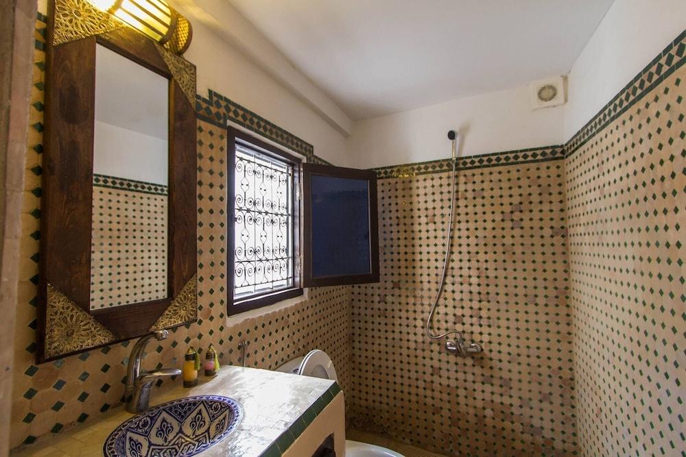Room-riad Taha - Roukia Room