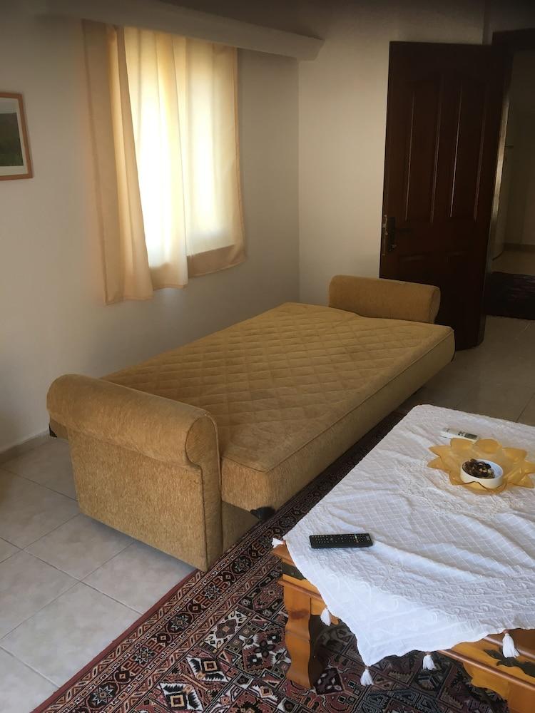 Frankies Penthouse Apartment