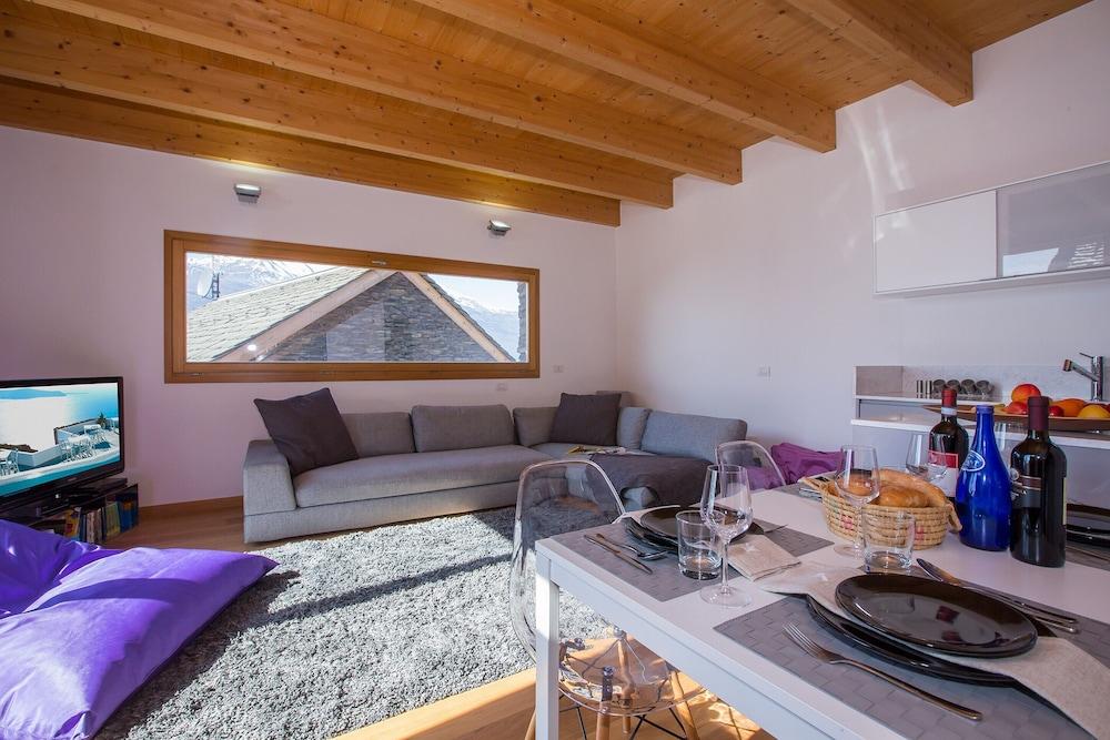 Riva Bellano Camelia 1