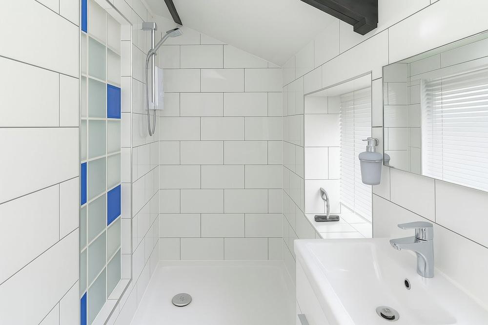 Captivating Isolde Cottage, With Pool Near St Ives