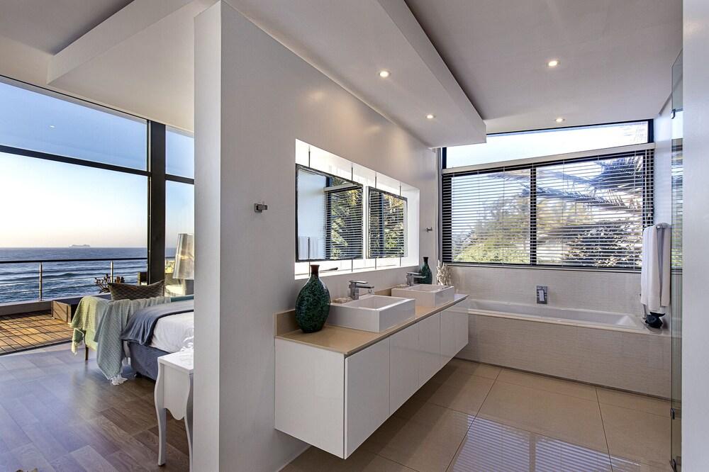 Dolphin Coast YOLO Spaces – Beach House Villa