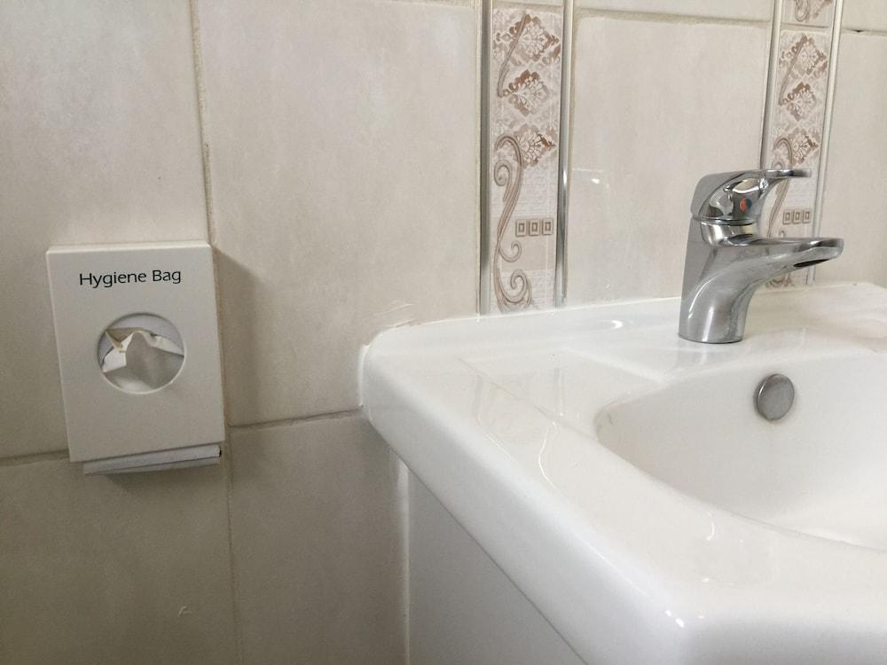 The Curve Guest House