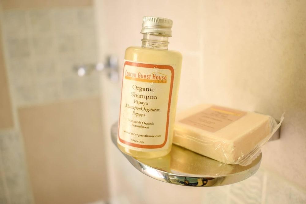 Room-cancun Guest House 5