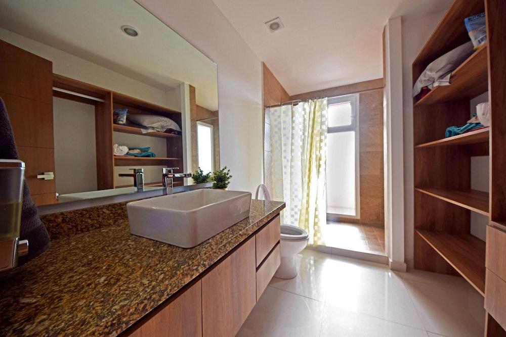 Zoho Skies T1 107 1BR by Casago