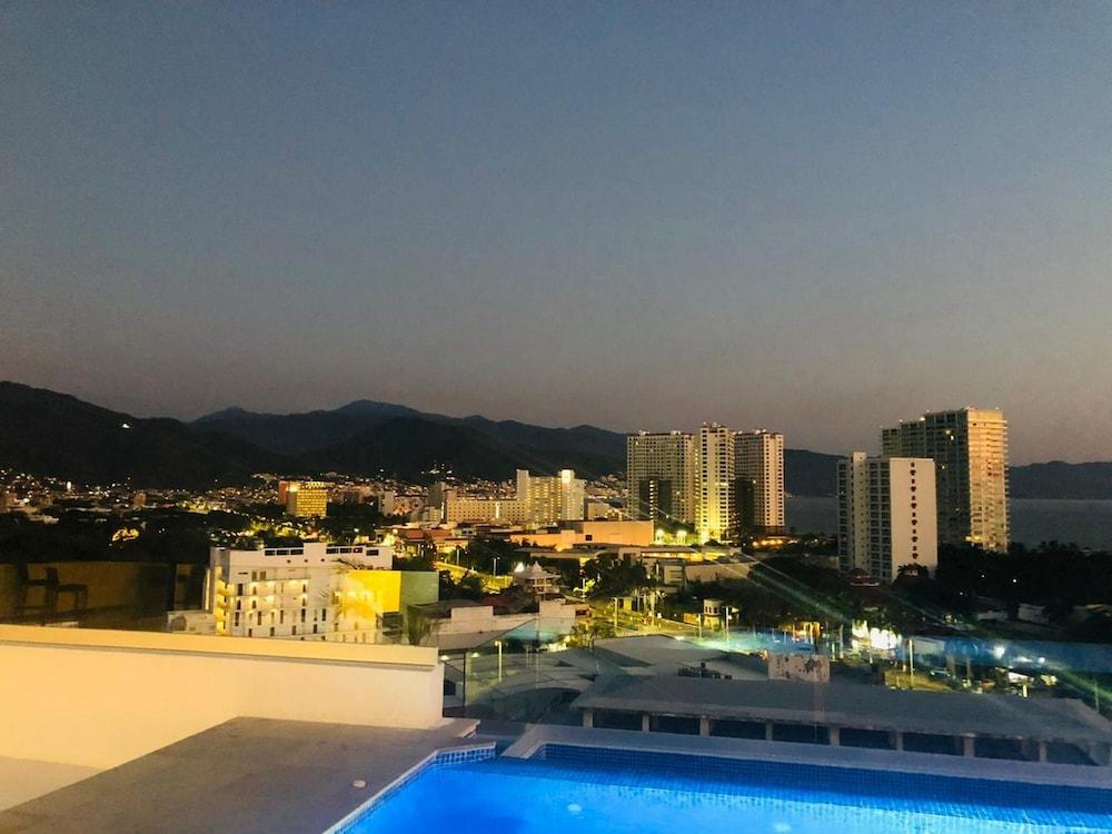 Zoho Skies T1 107 1BR by Casago