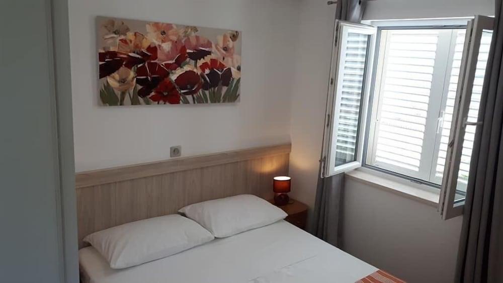 Apartments Šišević