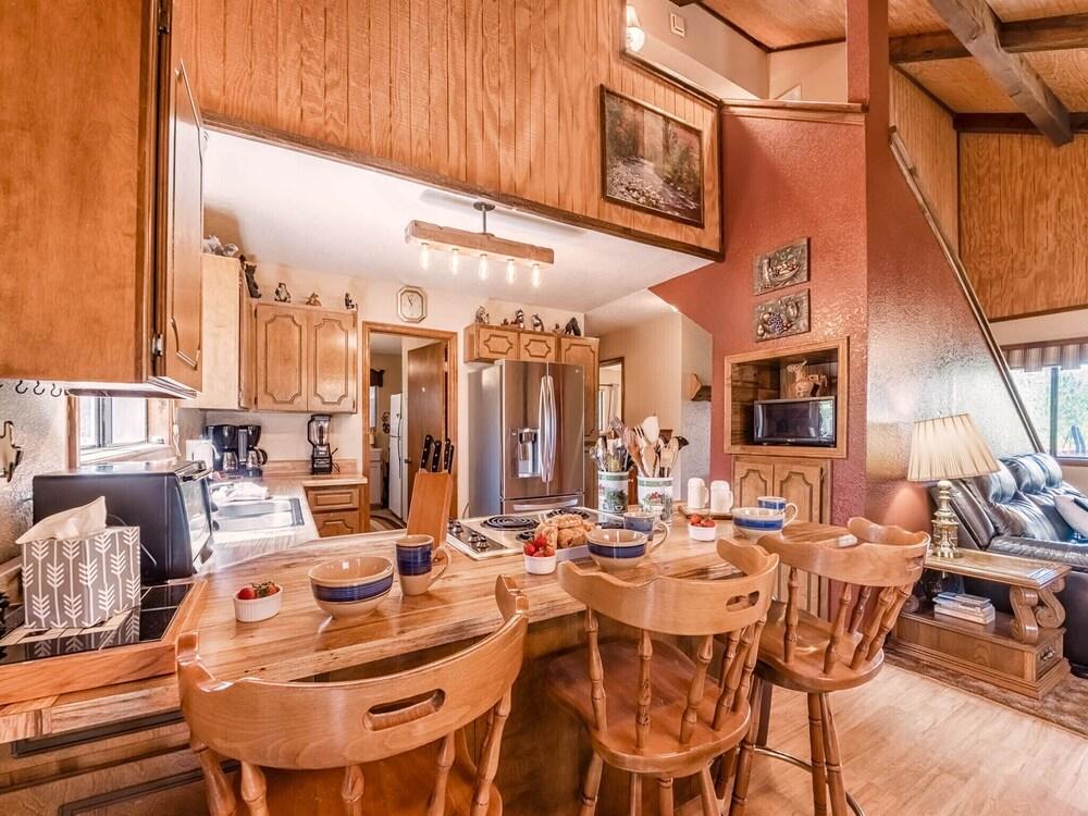 Mockingbird Cabin by Ruidoso Vacation Rentals