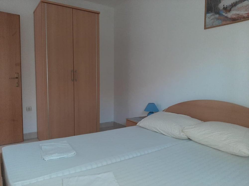 Sea View Holiday Home in Okrug Gornji near Trogir