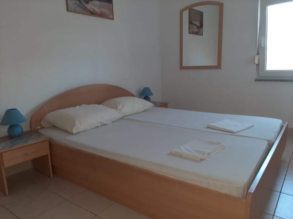 Sea View Holiday Home in Okrug Gornji near Trogir