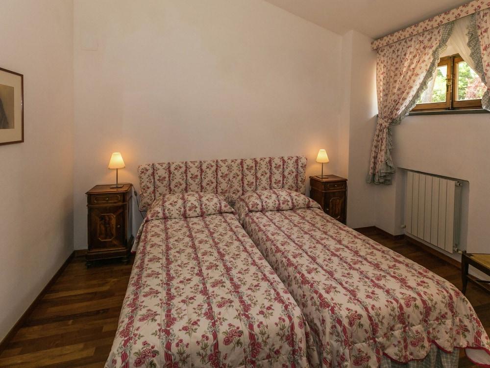 Holiday Home Near Sienna in the Hills, Swimming Pool and Garden