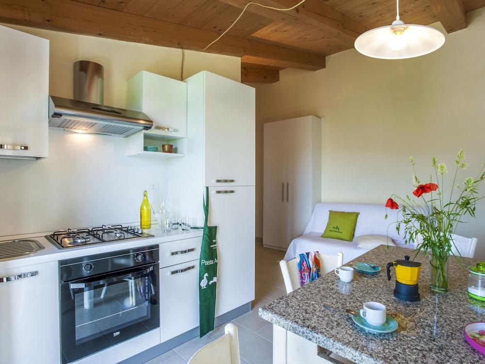 Villa in Pergola With Pool and Beach Nearby