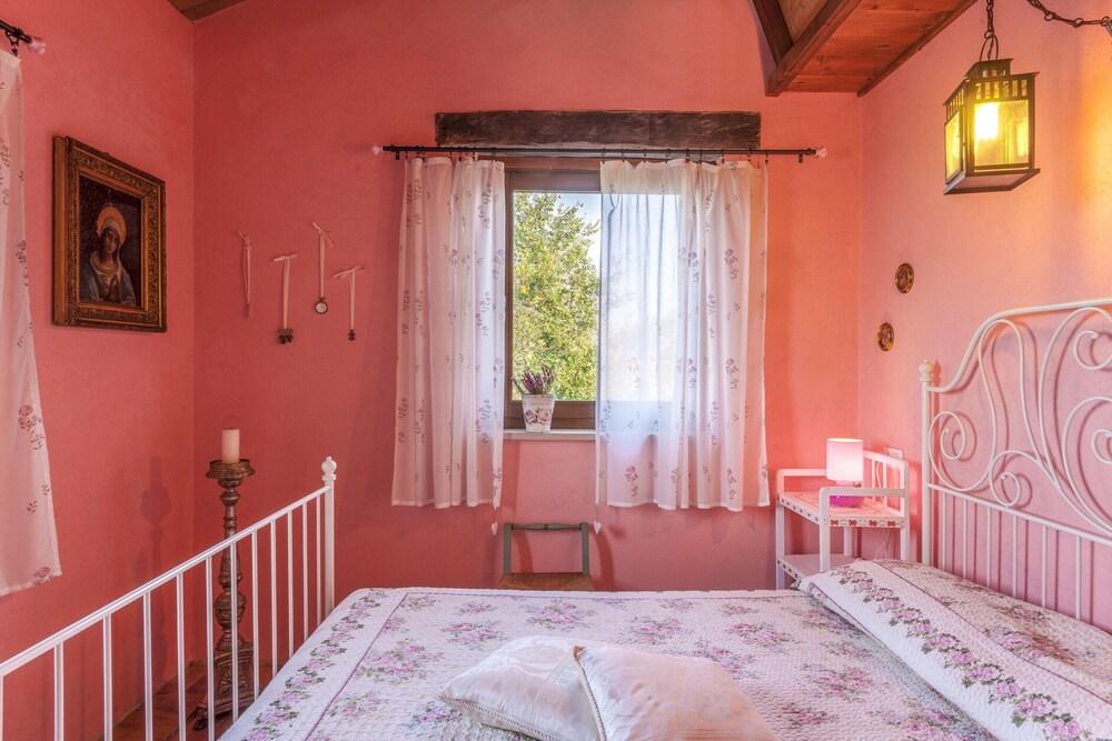 Belvilla by OYO Le Castorelle