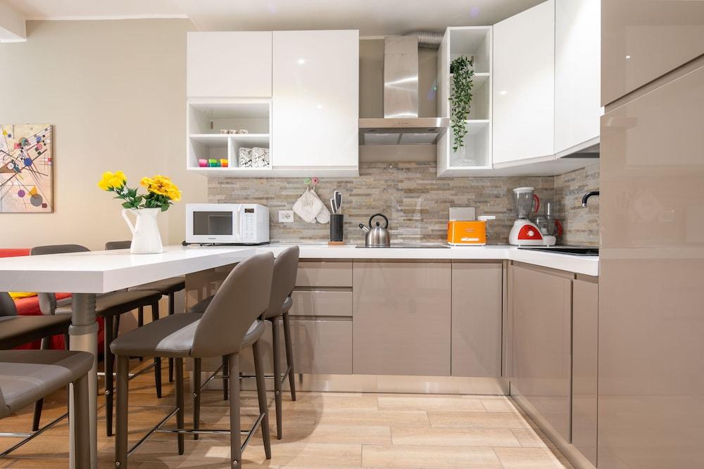 Pepi Modern by Mmega