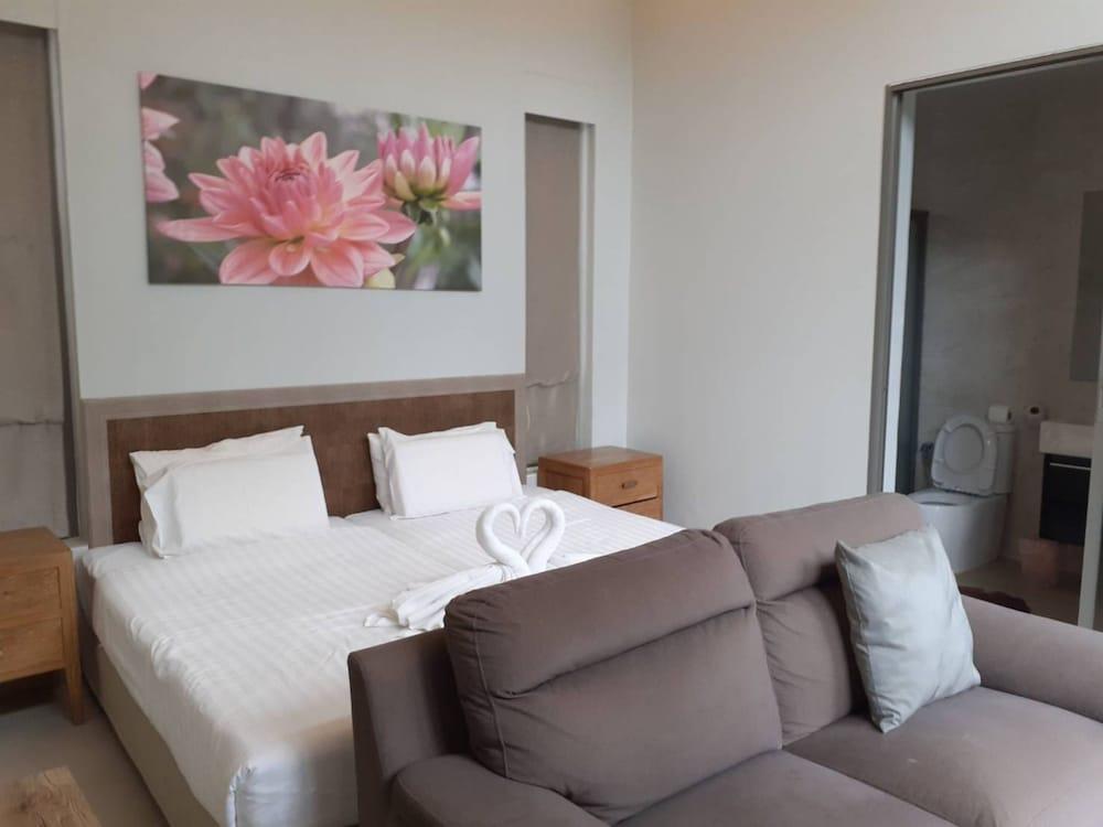 Areeca Mahogany Zone