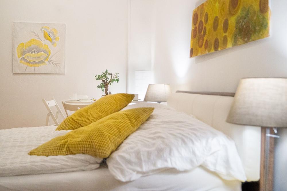 Beautiful 2BR - 12 min from Downtown