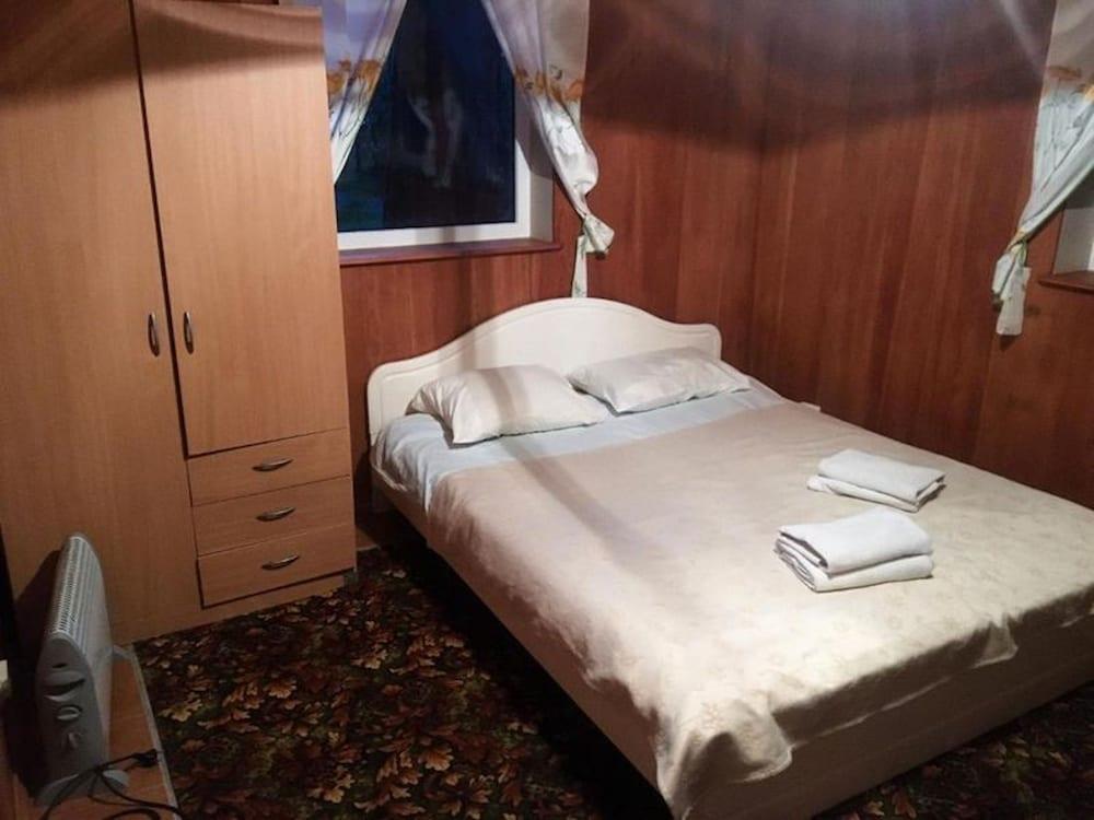 Valensija - Cute Cottage in big Yard