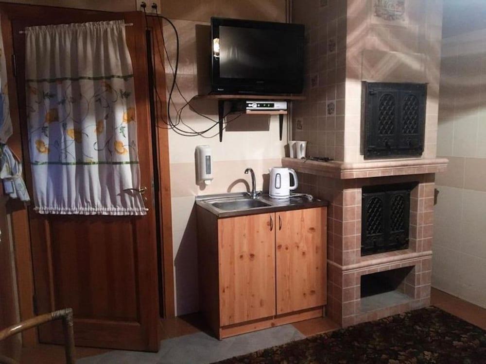 Valensija - Cute Cottage in big Yard